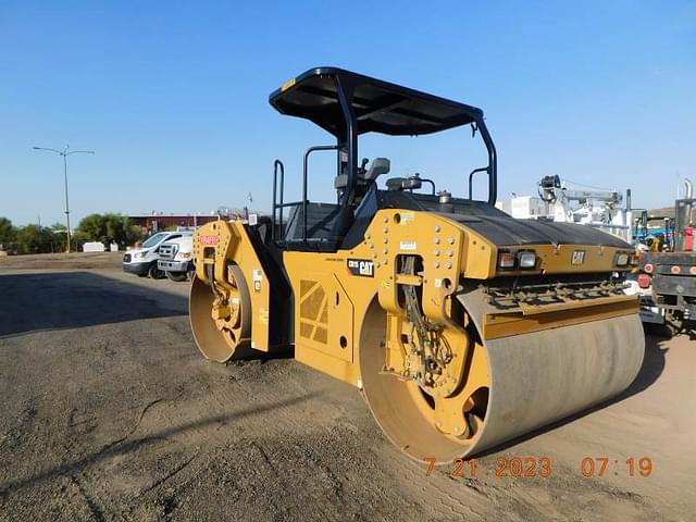 Image of Caterpillar CB15 equipment image 1