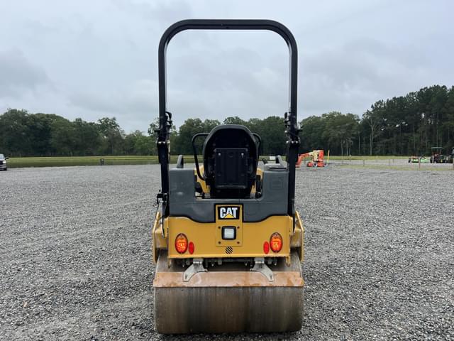 Image of Caterpillar CB24B equipment image 4