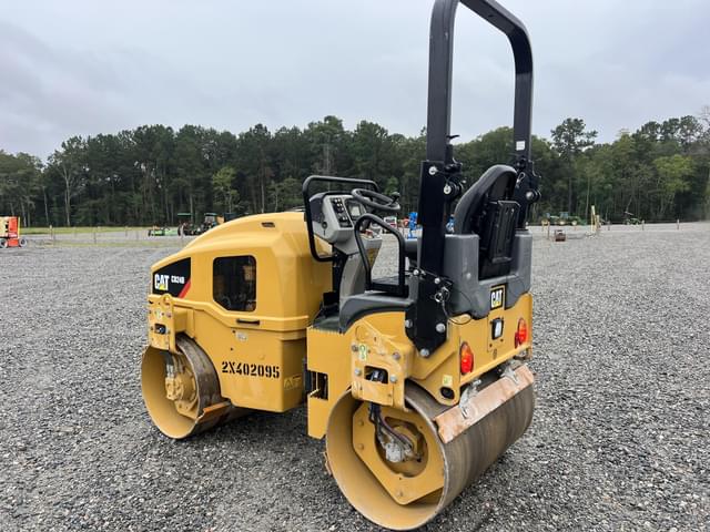 Image of Caterpillar CB24B equipment image 3