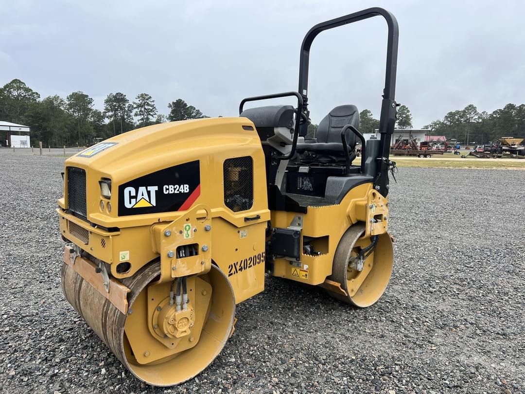 Image of Caterpillar CB24B Primary image
