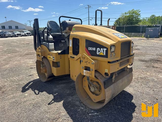 Image of Caterpillar CB24B equipment image 2