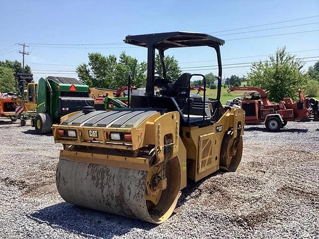 Image of Caterpillar CB8 equipment image 3