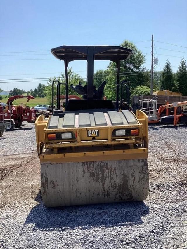 Image of Caterpillar CB8 equipment image 2
