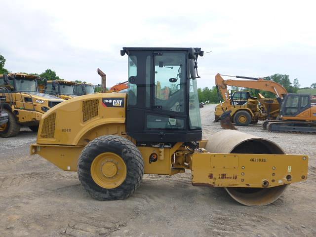 Image of Caterpillar CS44B equipment image 2