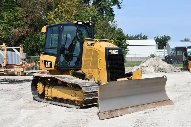 Image of Caterpillar D3K2 LGP equipment image 3
