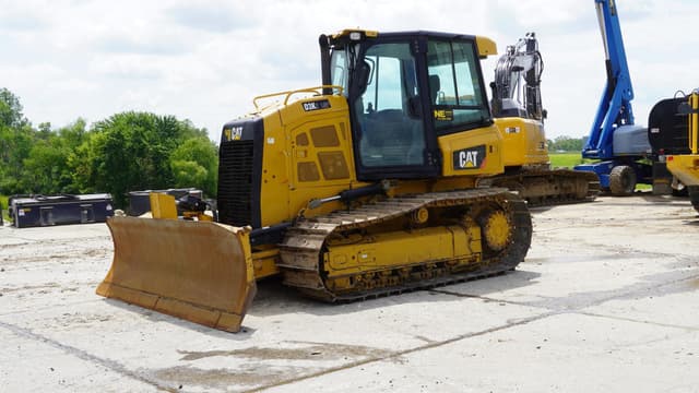 Image of Caterpillar D3K2 LGP equipment image 2