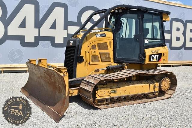 Image of Caterpillar D5K equipment image 2