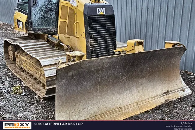Image of Caterpillar D5K LGP equipment image 3