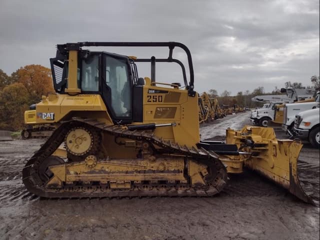 Image of Caterpillar D6N LGP equipment image 2