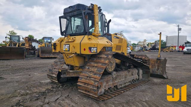 Image of Caterpillar D6N LGP equipment image 4