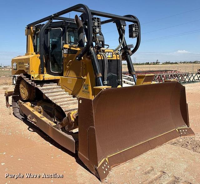 Image of Caterpillar D6T equipment image 2