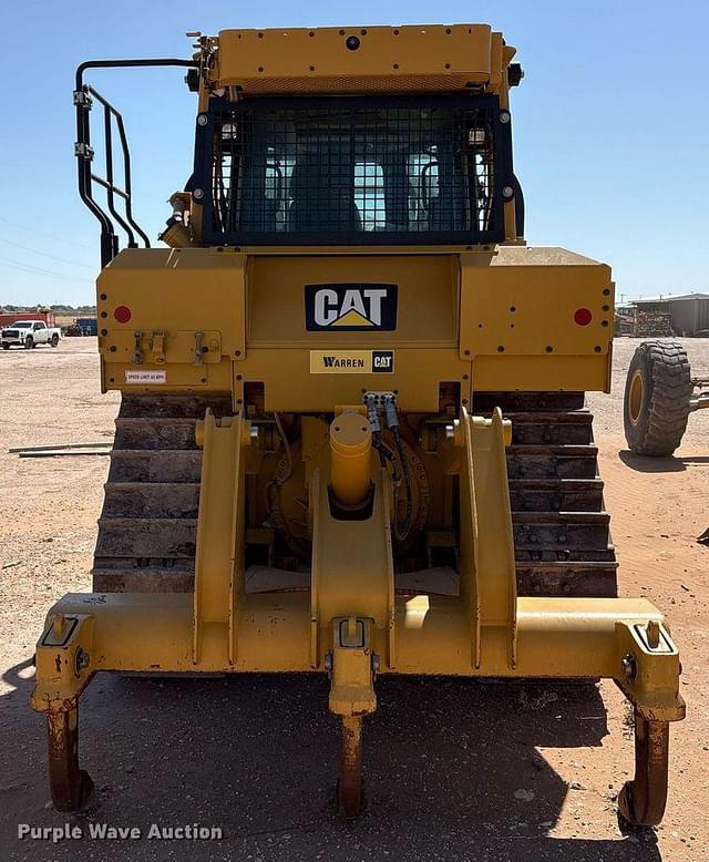 Image of Caterpillar D6T equipment image 4