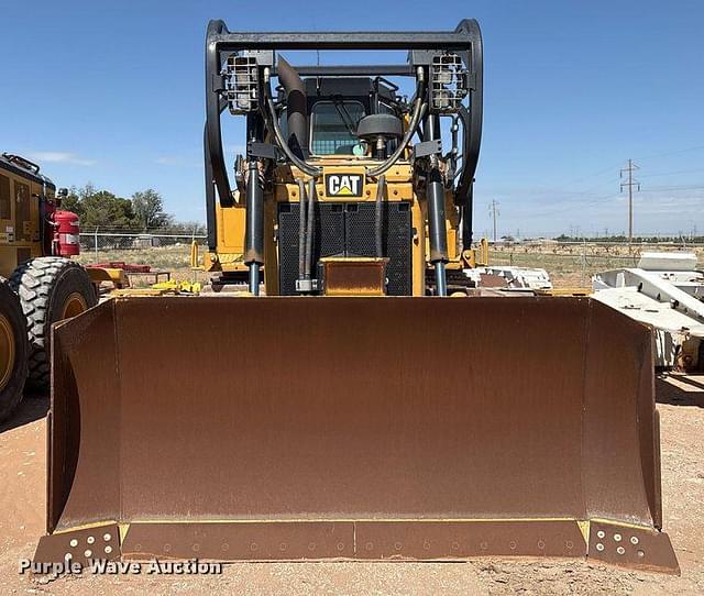 Image of Caterpillar D6T equipment image 1