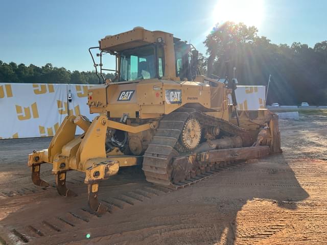 Image of Caterpillar D6T XL equipment image 4