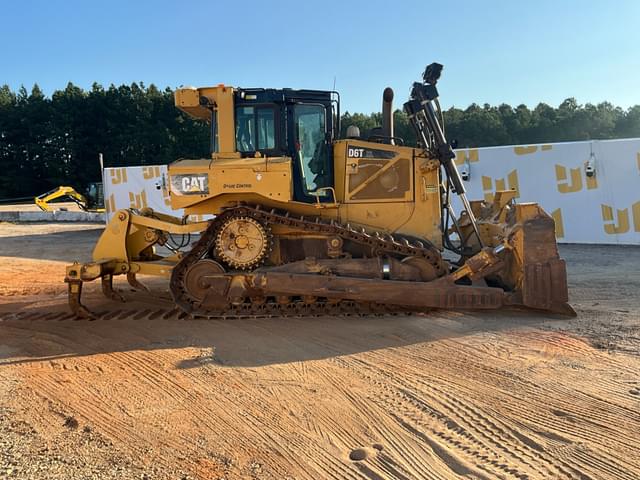 Image of Caterpillar D6T XL equipment image 3