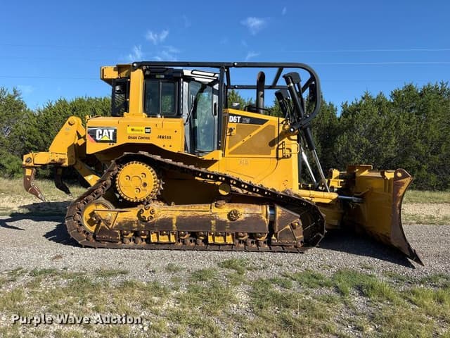 Image of Caterpillar D6T XW equipment image 3