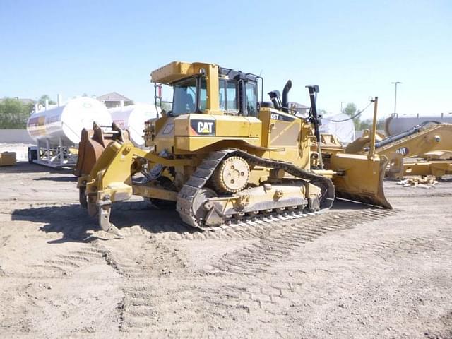 Image of Caterpillar D6T XL equipment image 4