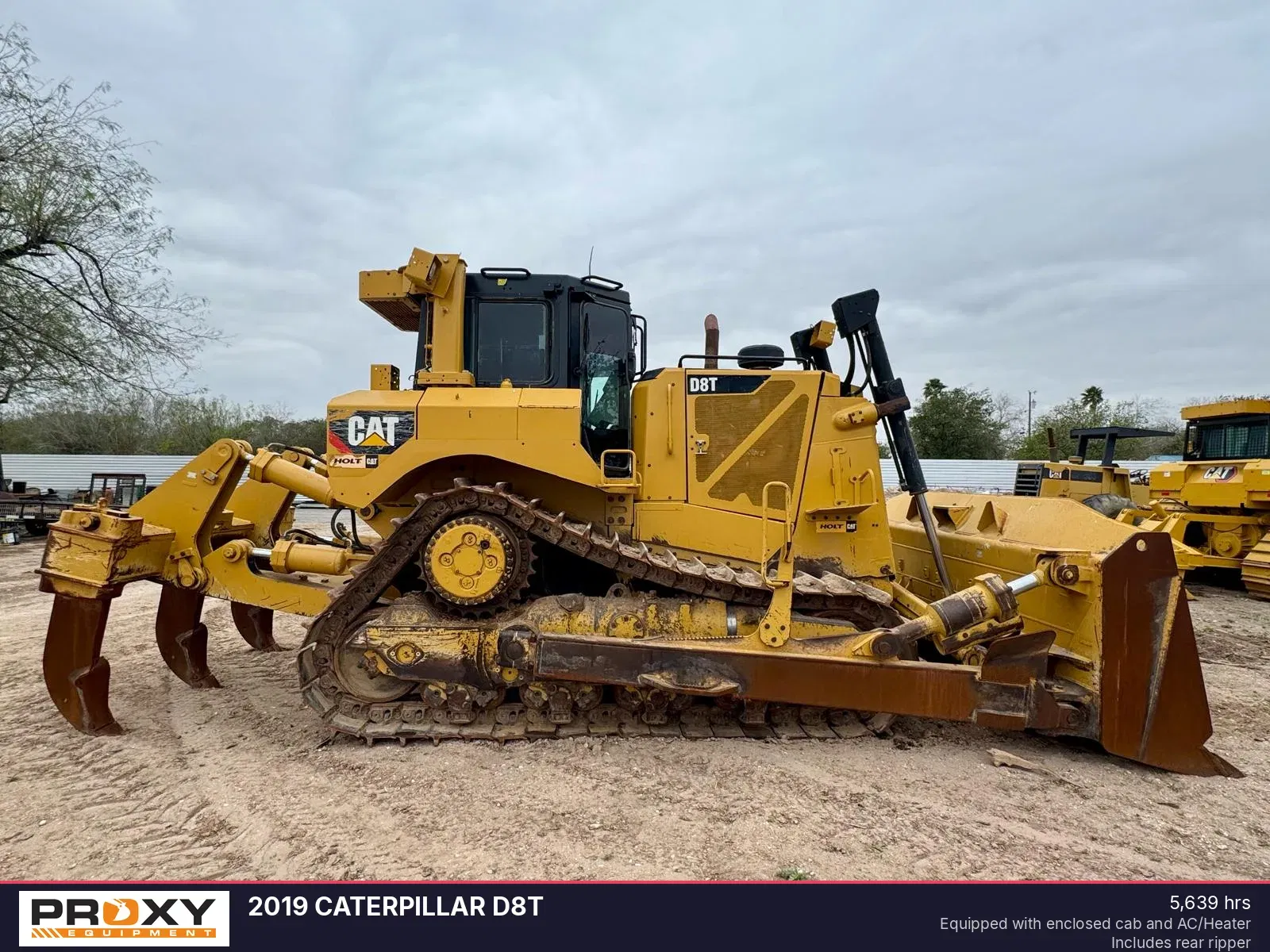 2019 Caterpillar D8T Equipment Image0