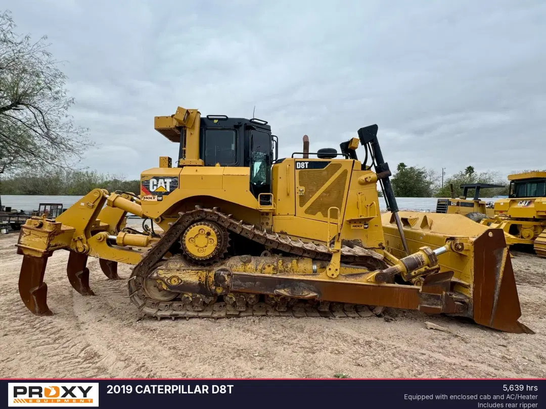 Image of Caterpillar D8T Primary image