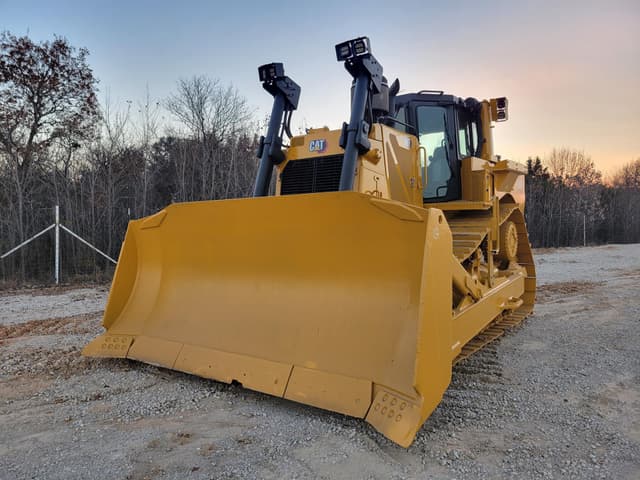 Image of Caterpillar D8T equipment image 1