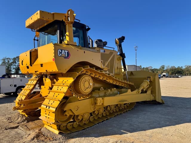 Image of Caterpillar D8T equipment image 1