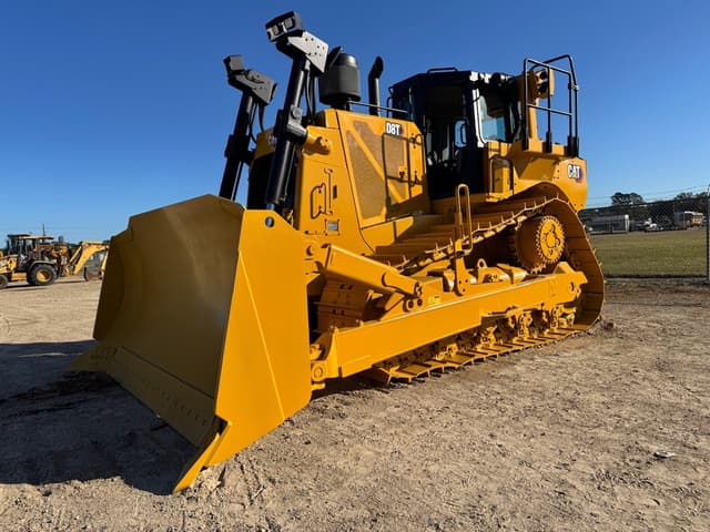 Image of Caterpillar D8T equipment image 4