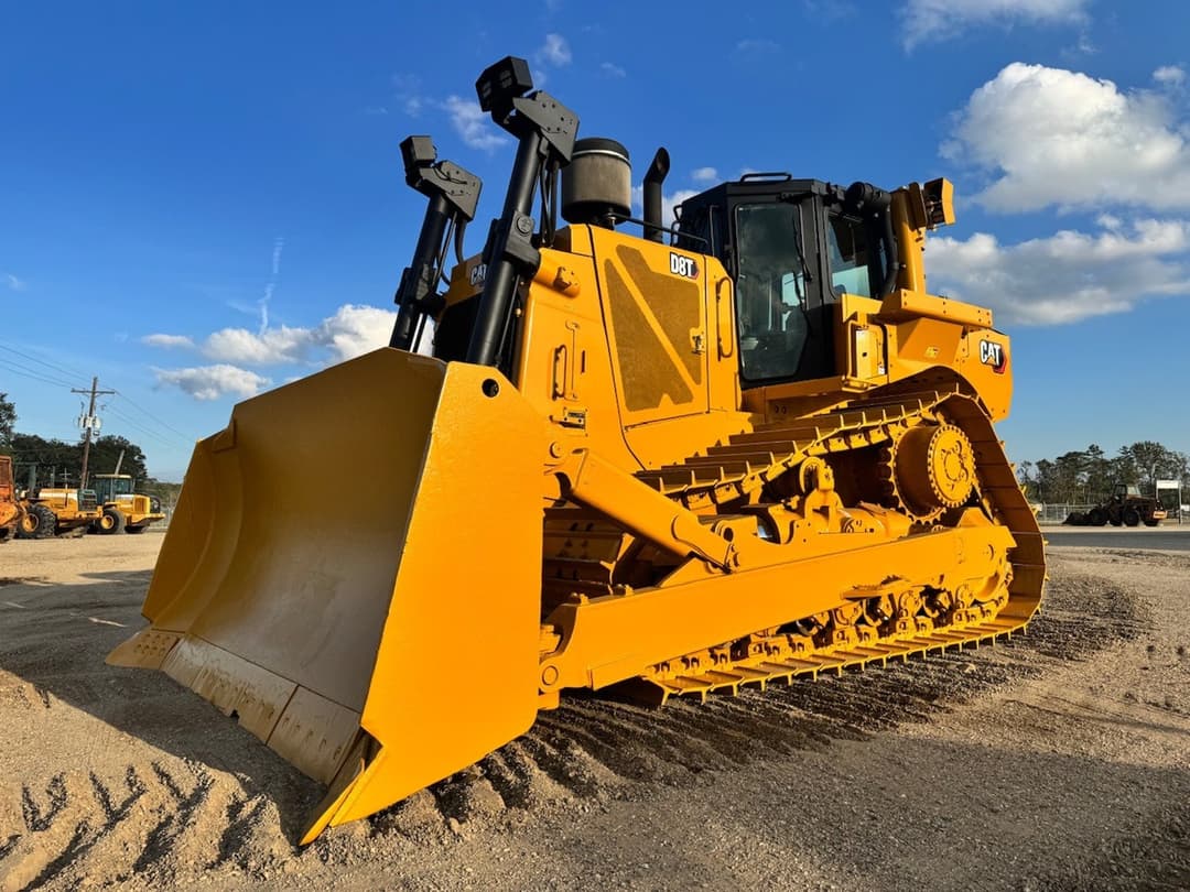 Image of Caterpillar D8T Primary image