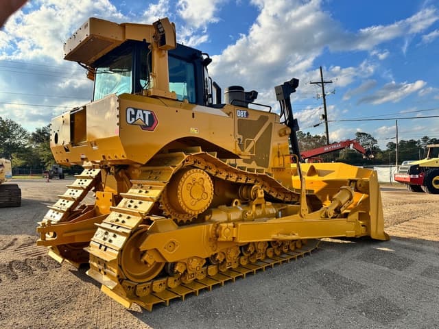 Image of Caterpillar D8T equipment image 2
