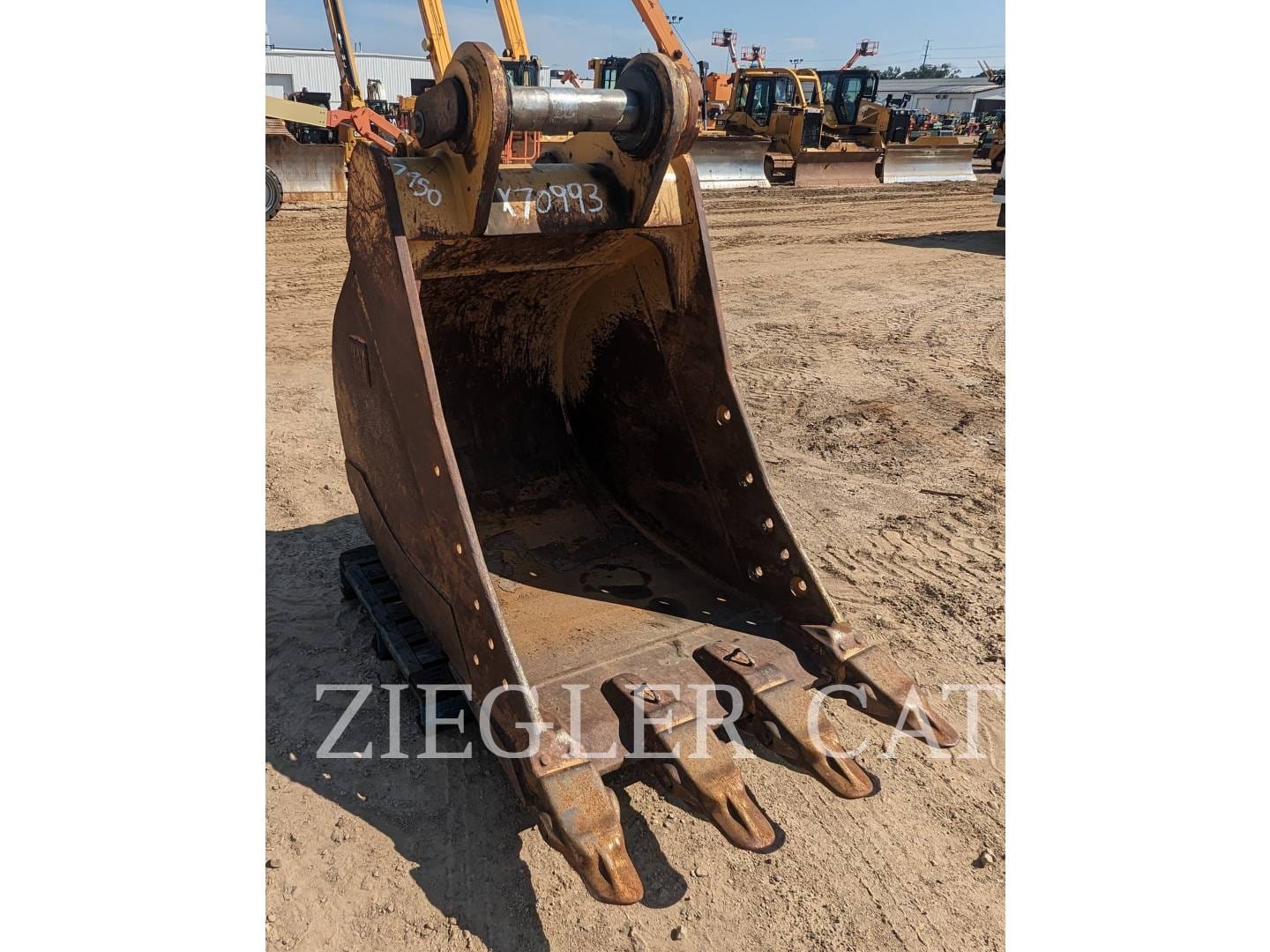 2019 Caterpillar Bucket Equipment Image0