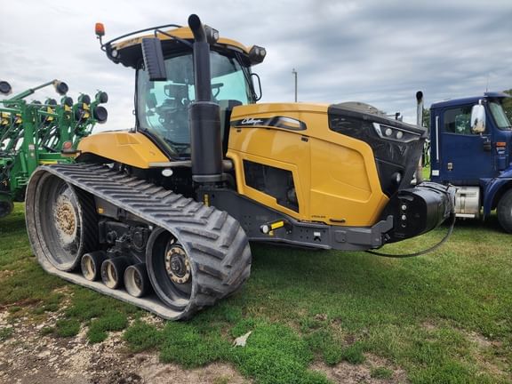 2019 Challenger MT743 Equipment Image0