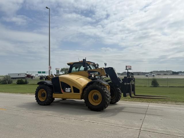 Image of Caterpillar TH357D equipment image 4