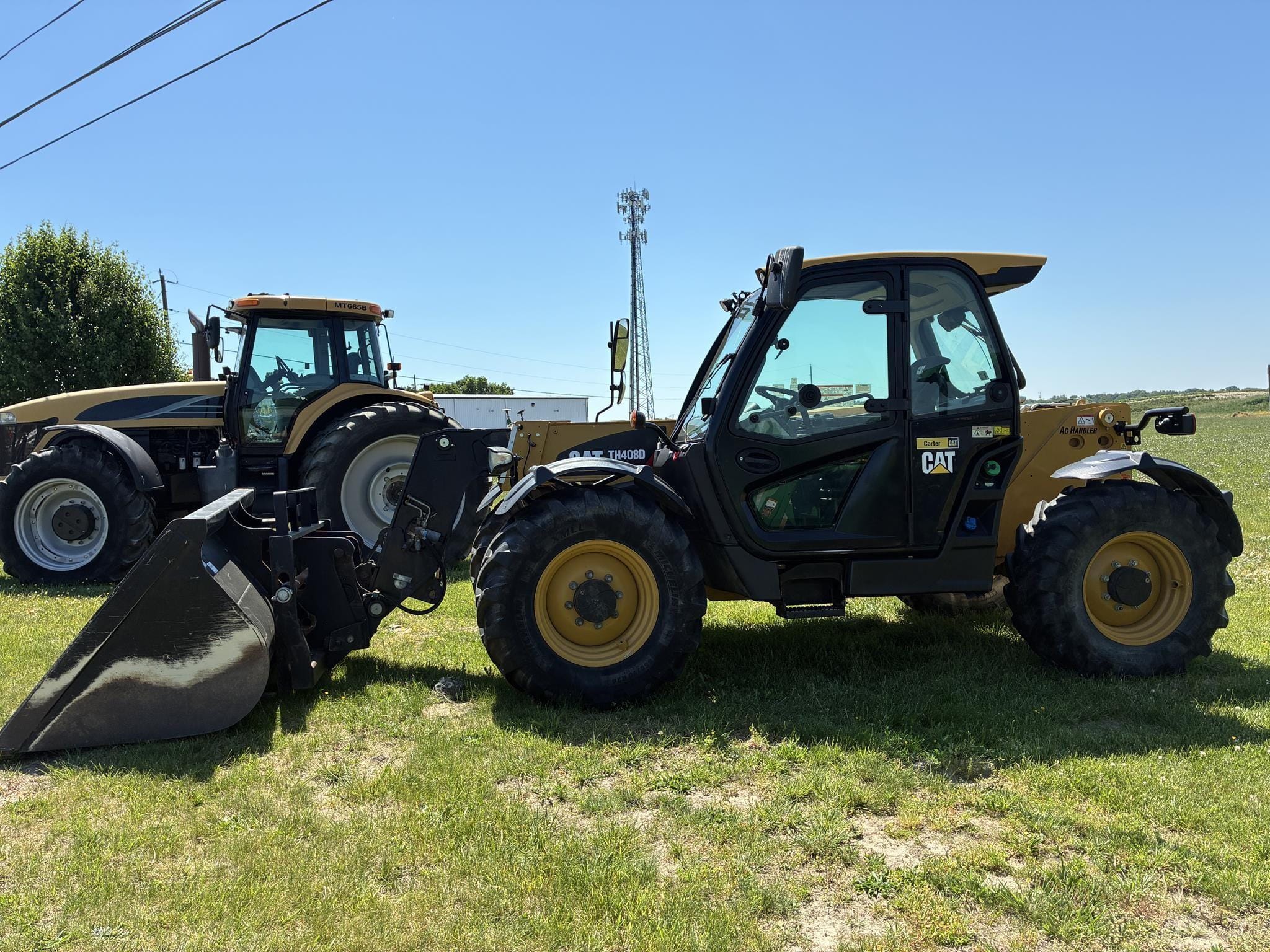2019 Caterpillar TH408D Equipment Image0