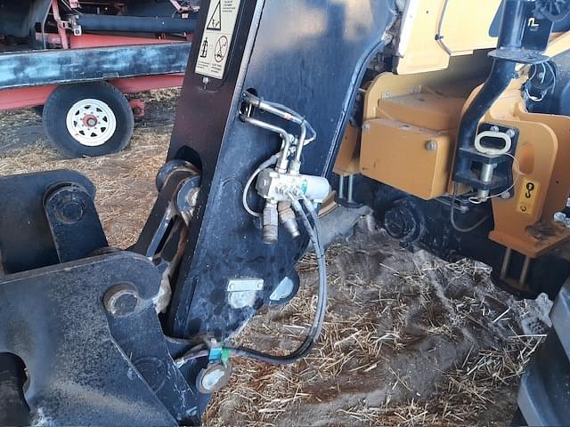 Image of Caterpillar TH408D equipment image 4