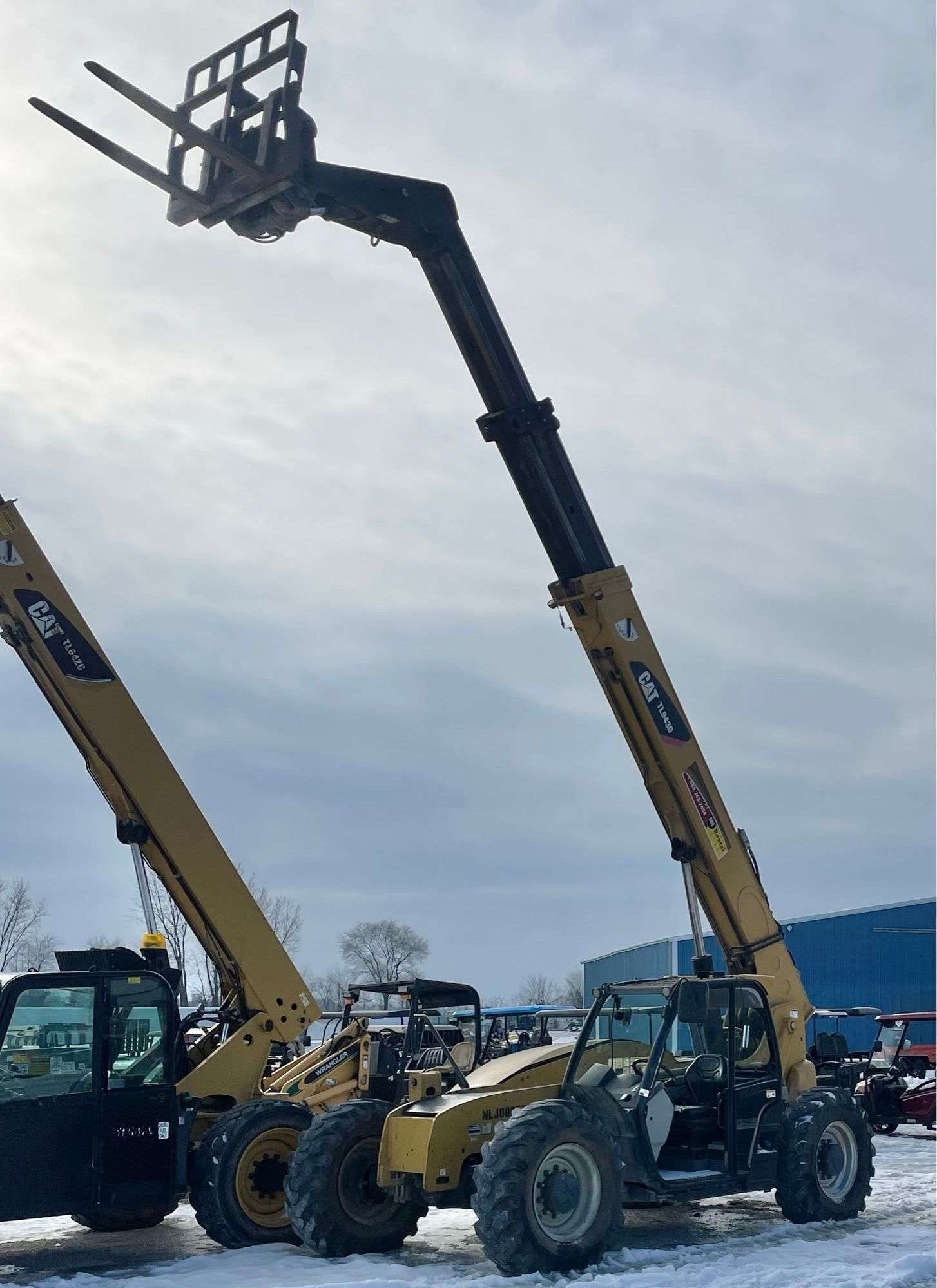 2019 Caterpillar TL943D Equipment Image0