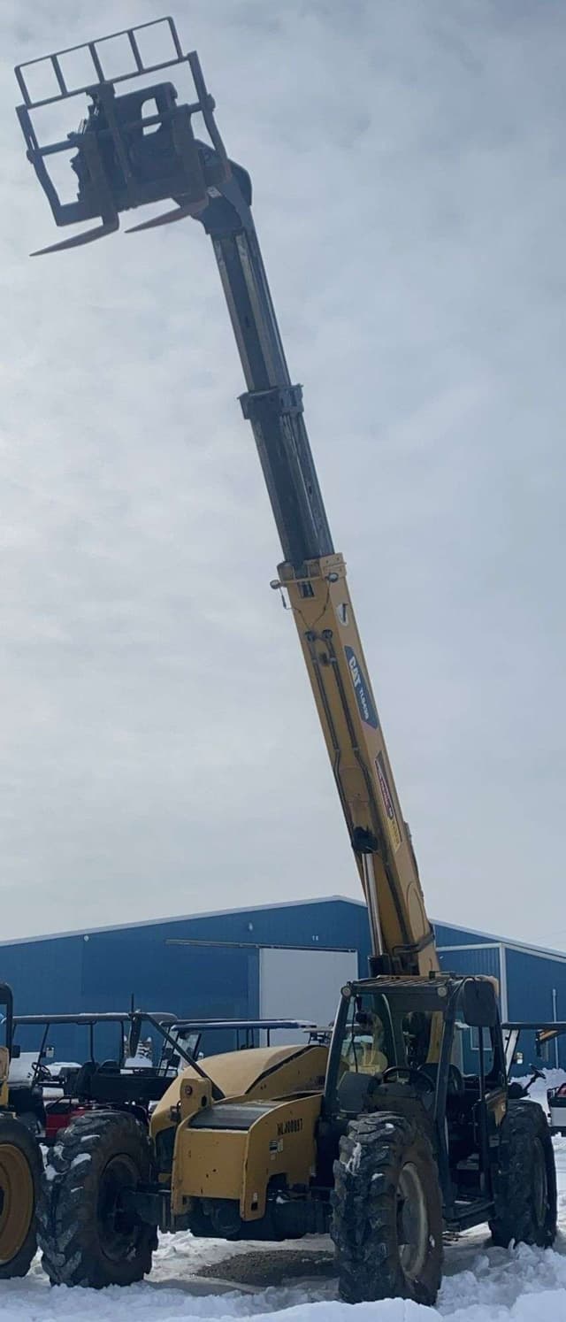 Image of Caterpillar TL943D equipment image 1