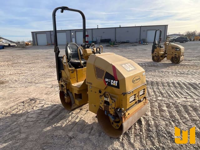 Image of Caterpillar CB1.7 equipment image 2