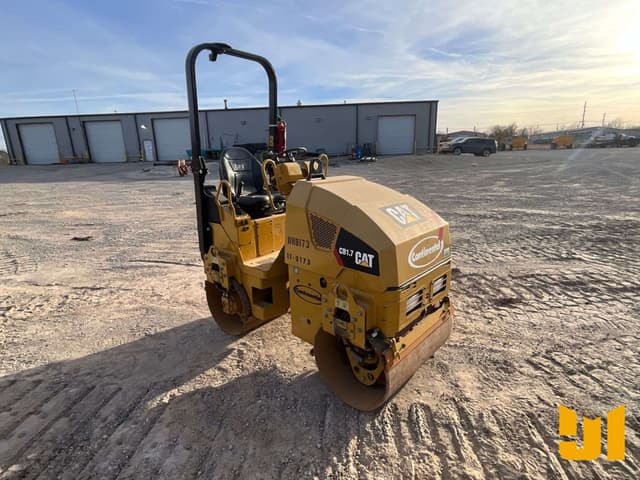 Image of Caterpillar CB1.7 equipment image 2