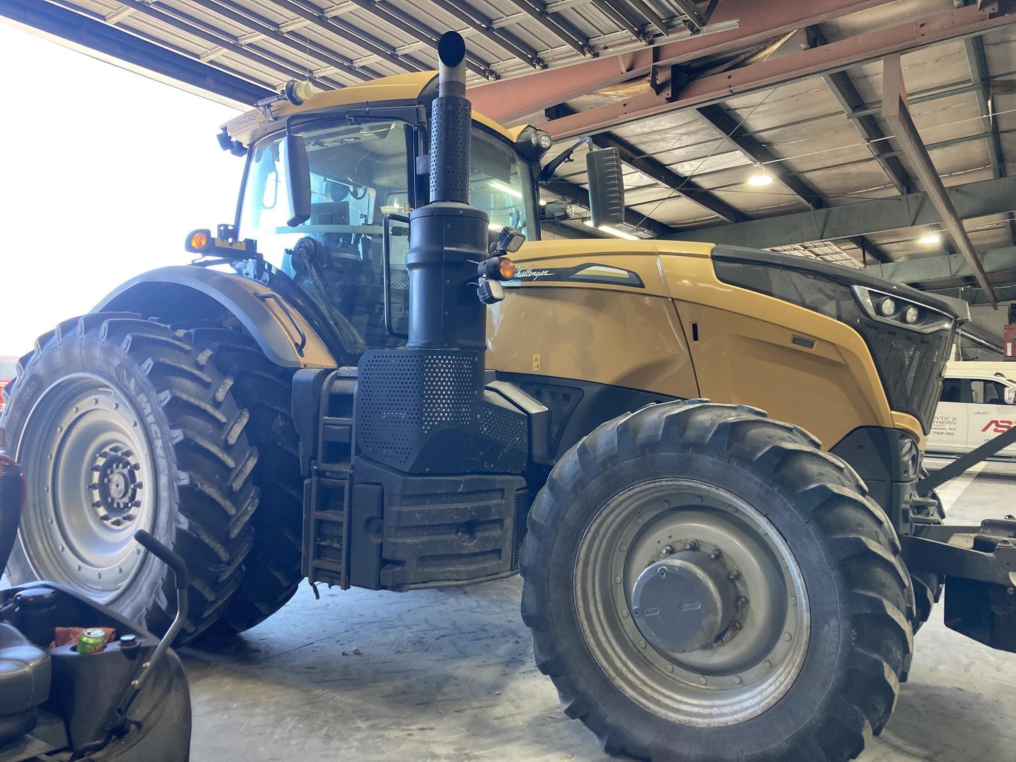 2019 Challenger 1038 Equipment Image0