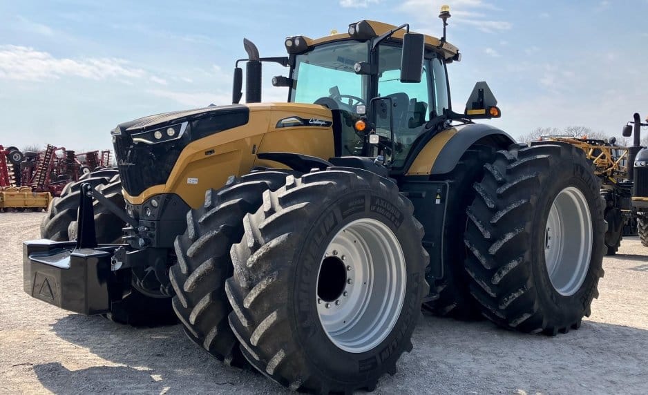 2019 Challenger 1050 Equipment Image0