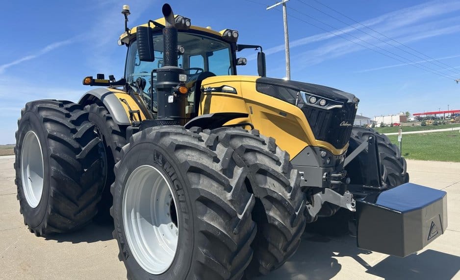 2019 Challenger 1050 Equipment Image0