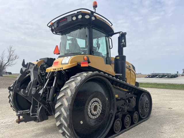 Image of Challenger MT743 equipment image 2