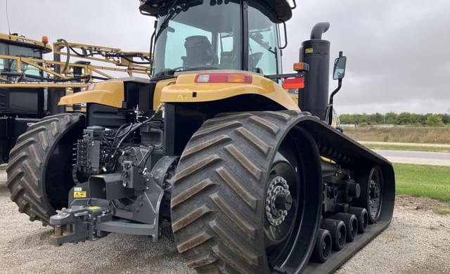 Image of Challenger MT875E equipment image 3