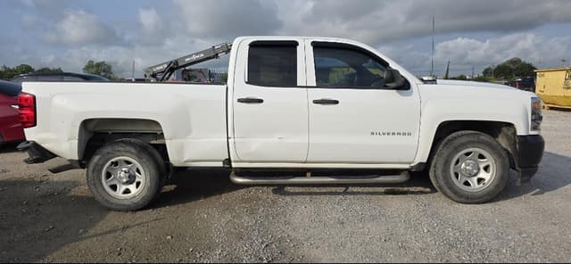 Image of Chevrolet 1500 equipment image 3