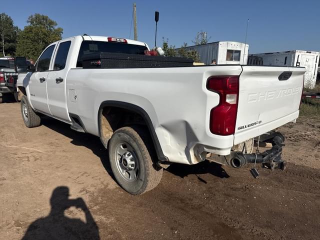 Image of Chevrolet 2500 equipment image 2
