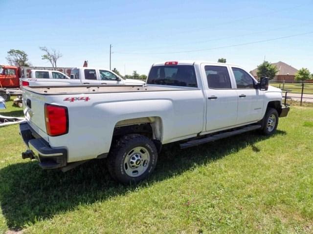 Image of Chevrolet 2500 equipment image 2