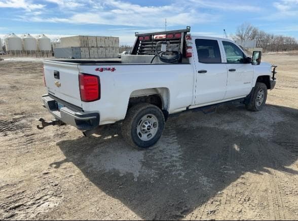 Image of Chevrolet 2500 equipment image 3