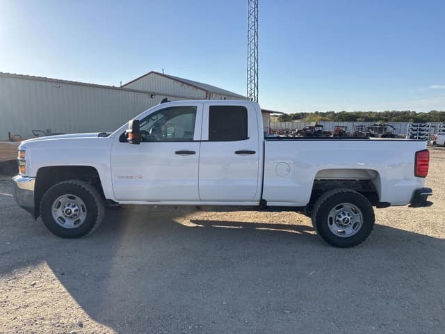 Image of Chevrolet 2500 equipment image 1
