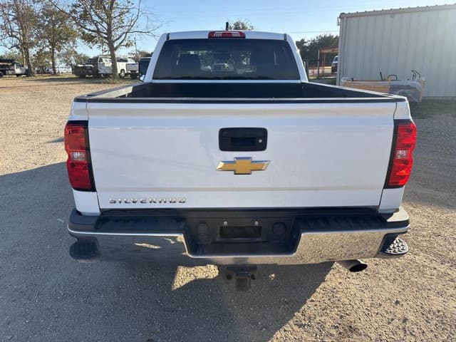 Image of Chevrolet 2500 equipment image 4