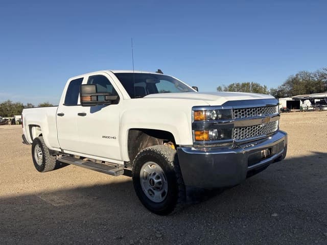 Image of Chevrolet 2500 equipment image 2