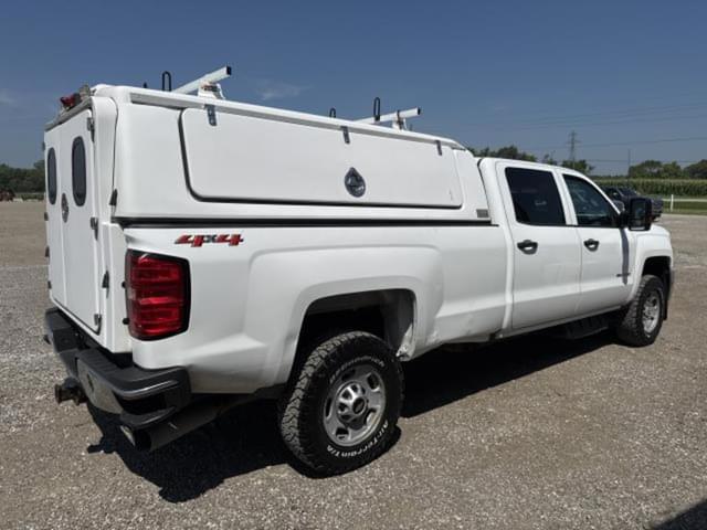 Image of Chevrolet 2500HD equipment image 3